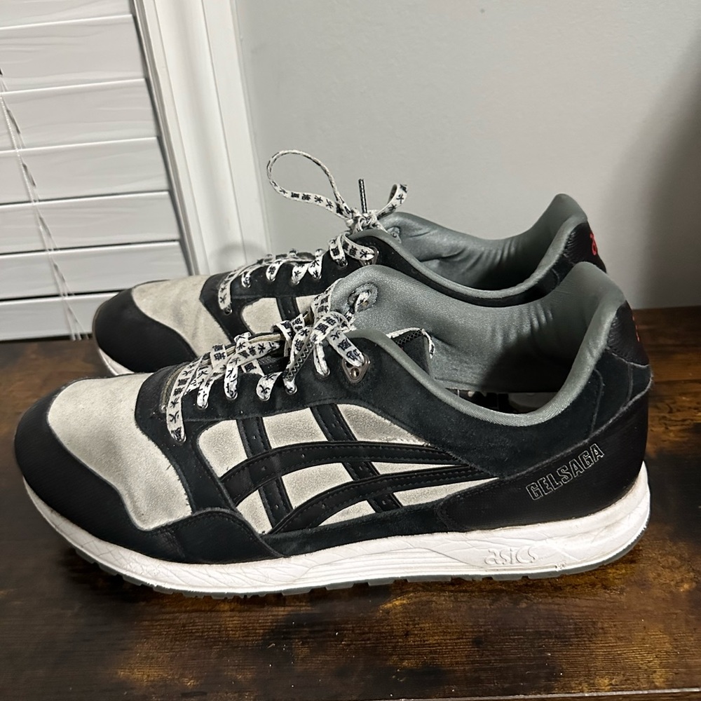 ASICS Gel-saga with Japanese Laces size 14
